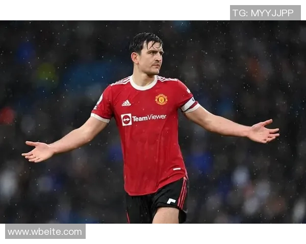 宽脚足球球星展示:脚型独特的顶级球员与他们的传奇表现 宽脚足球球星展示:脚型独特的顶级球员与他们的传奇表现